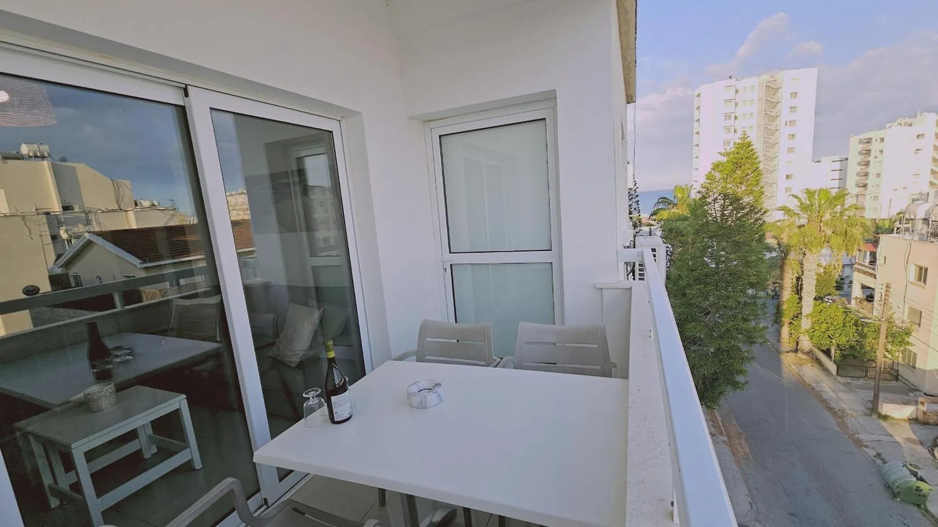 Stay Amphora Apartment Larnaca